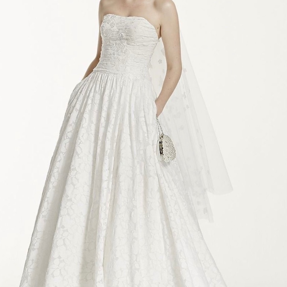 Galina Lace Wedding Gown with Pockets